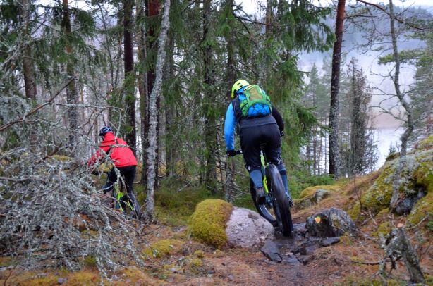 Maastopyöräily pieni